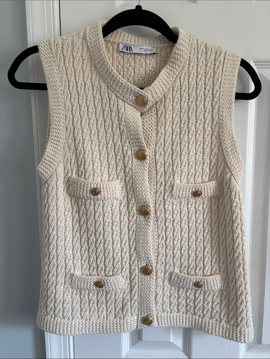 Zara Sweaters - Zara Cream Cable Knit Sleeveless Sweater Vest with Gold Buttons Size Medium